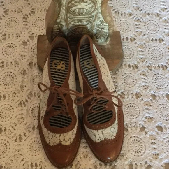 Brown and Cream Women's Lace-Up Shoes - Picture 4 of 5